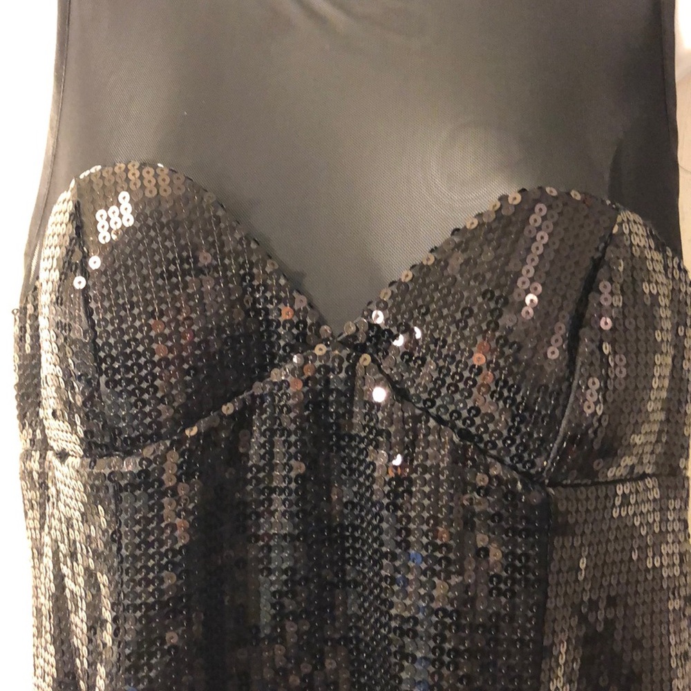 Dress - Picture 2 of 4